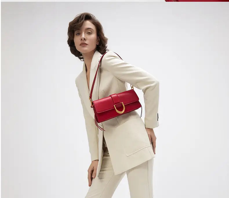 Horseshoe Buckle Baguette