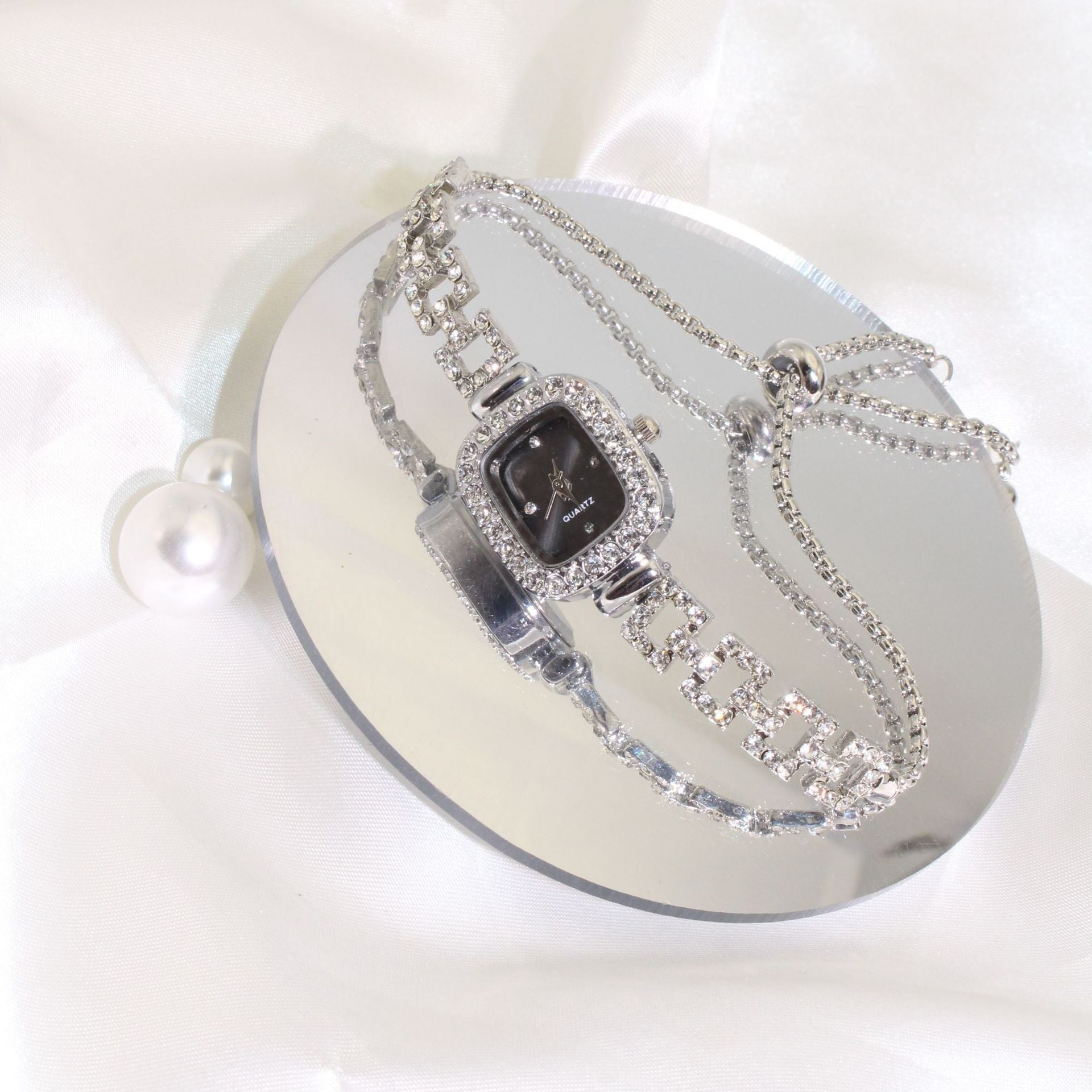 Women’s Quartz Watch - Silver Black